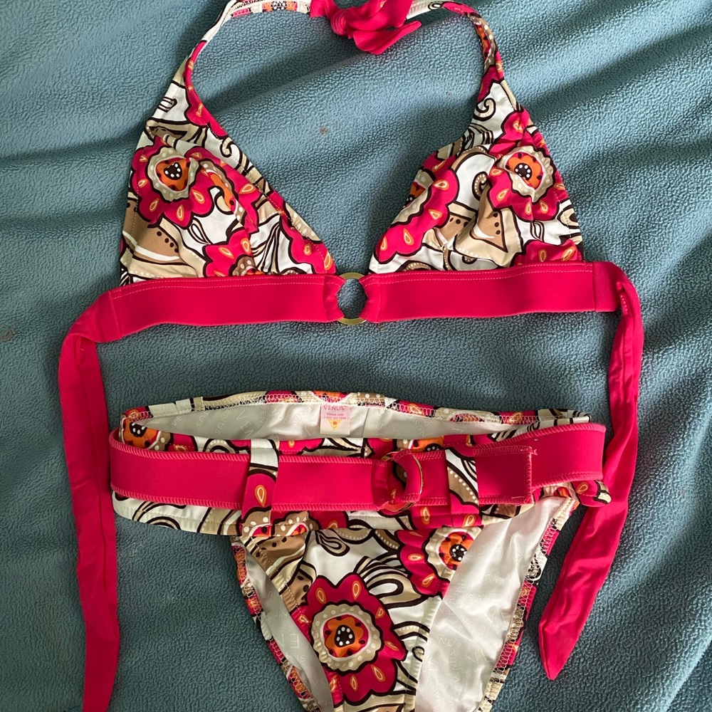 venus bikini